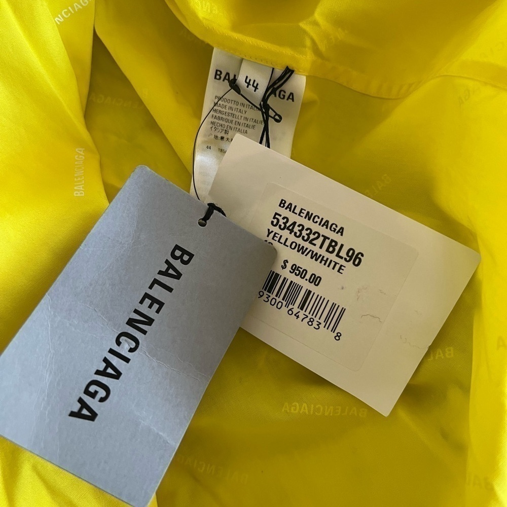 Balenciaga Repeat Logo Short-Sleeve Shirt - Picture 13 of 14